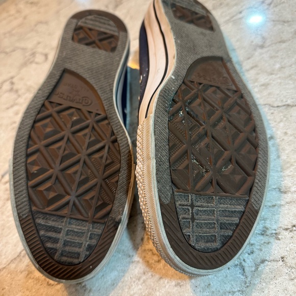 Men’s size 11/Woman’s size 13 converse Navy - Picture 4 of 7